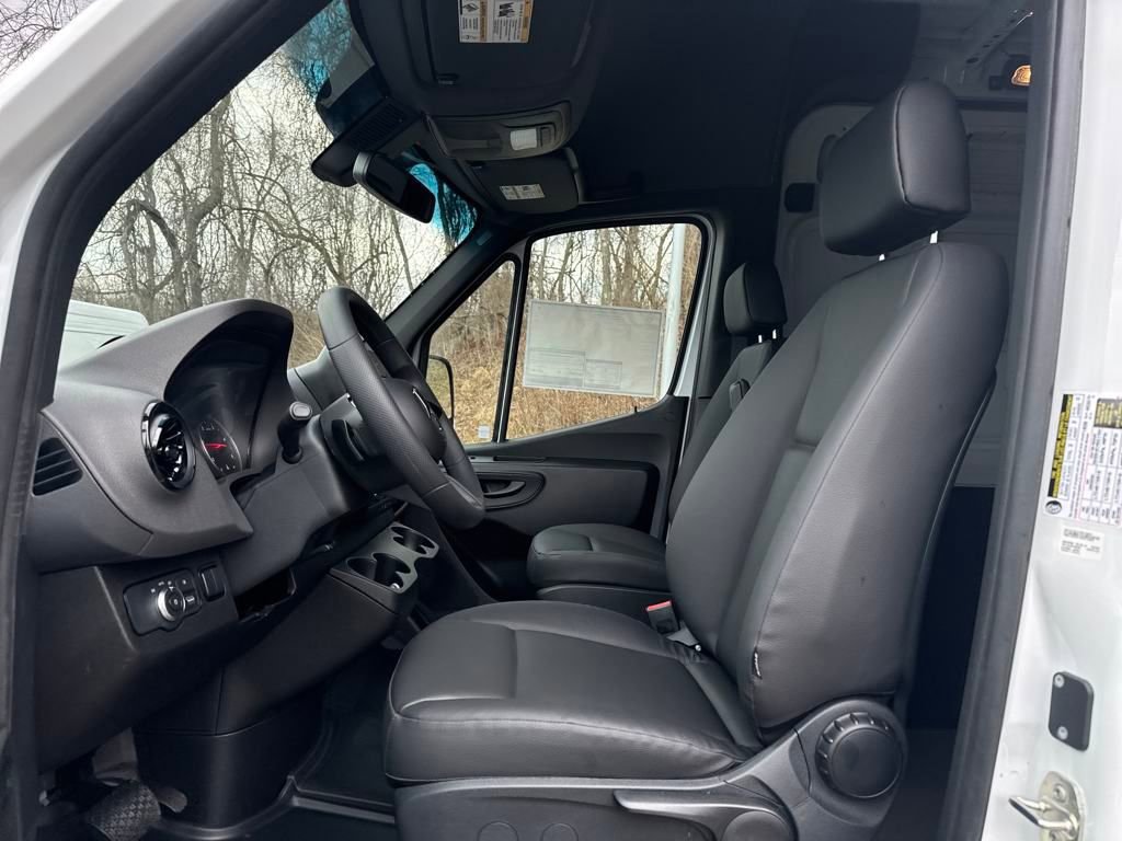 New 2025 Mercedes-Benz Sprinter 2500 image 9