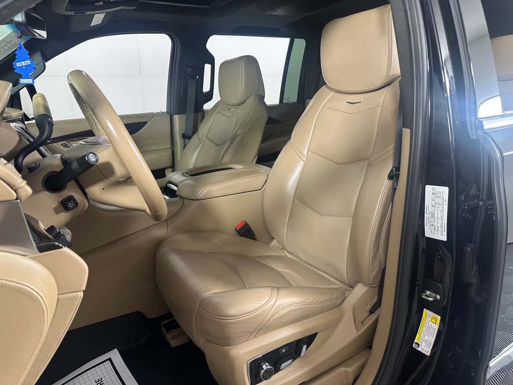 Used 2018 Cadillac Escalade ESV Platinum AWD/4WD image 15