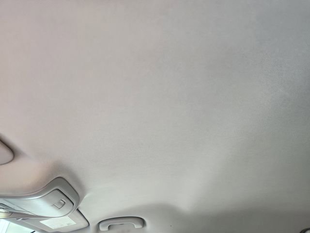 Used 2024 GMC Terrain SLT image 27