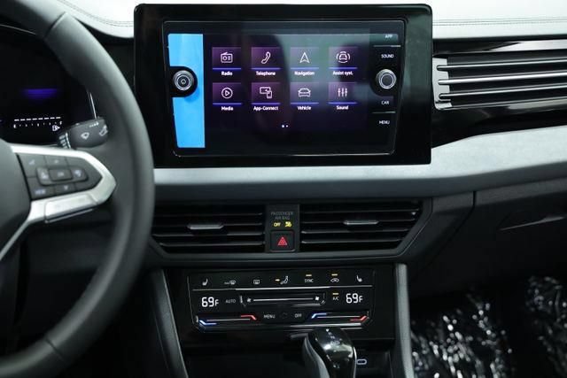 New 2025 Volkswagen Jetta SE FWD image 19