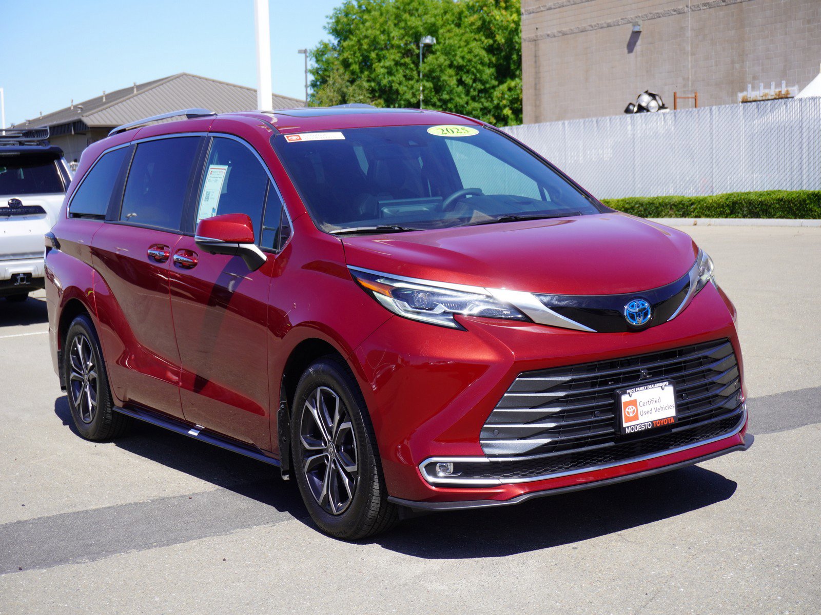 Used 2025 Toyota Sienna Platinum