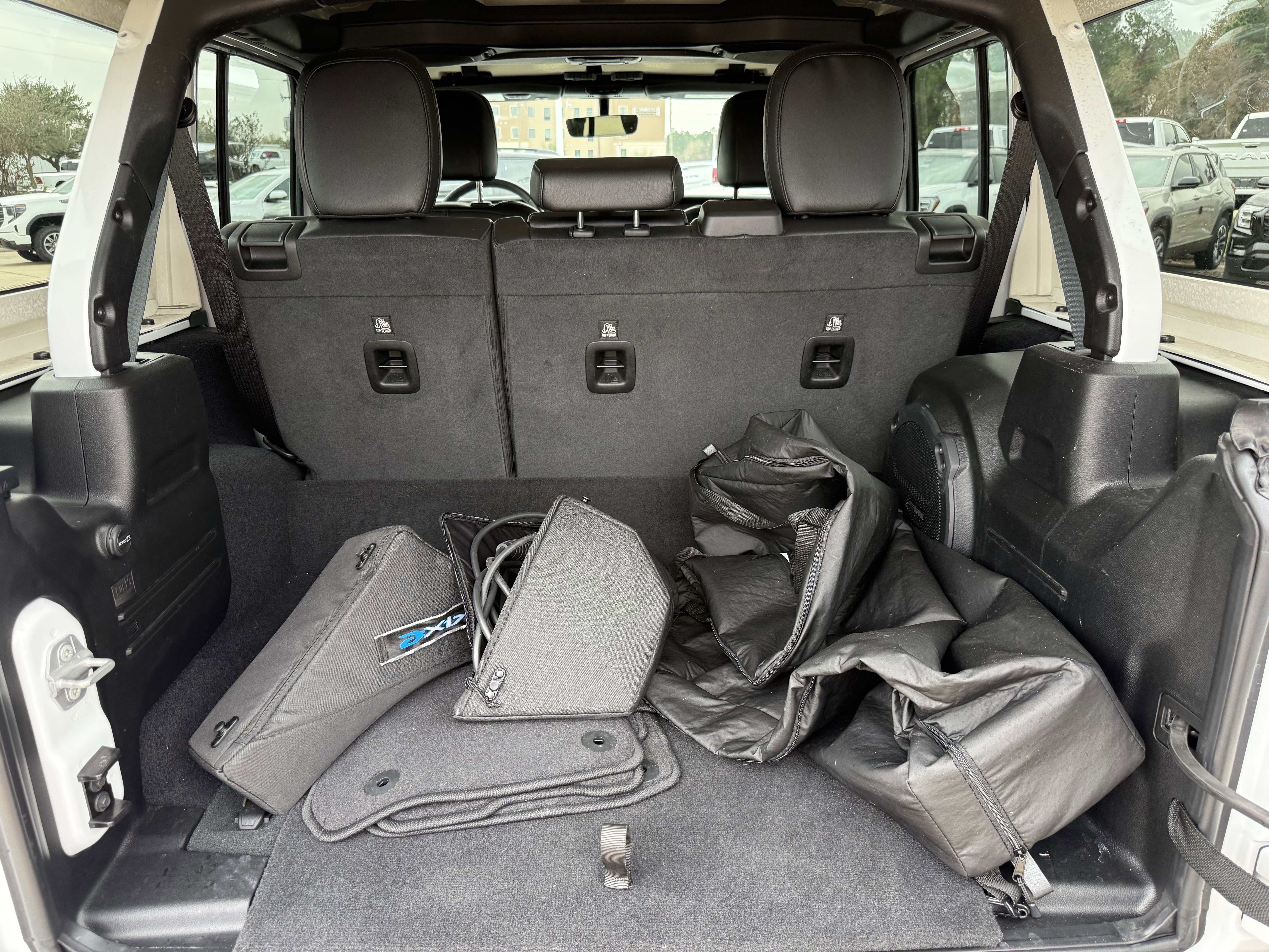 Used 2023 Jeep Wrangler Sahara image 29