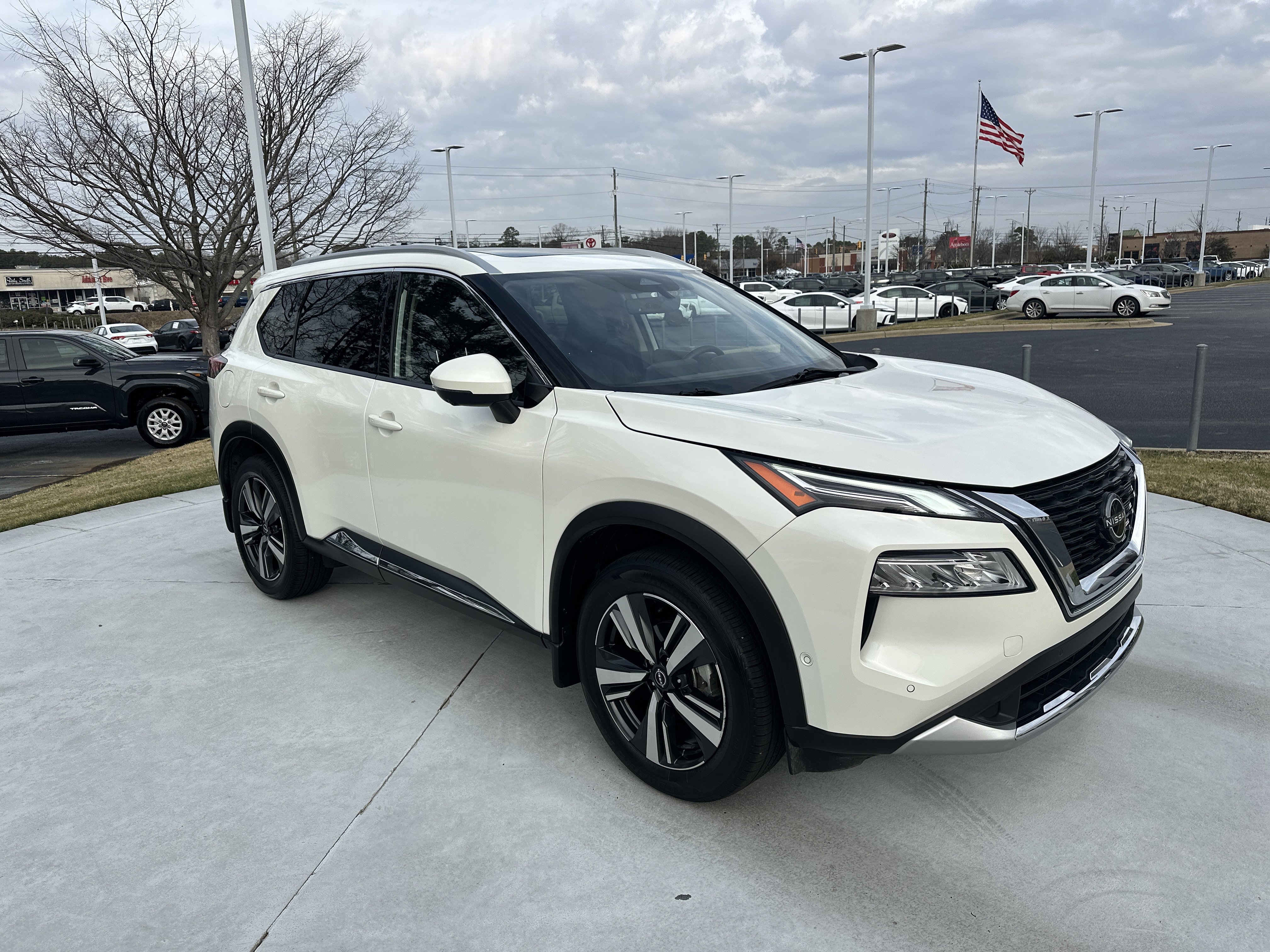 Used 2023 Nissan Rogue Platinum w/ Platinum Premium Package video 2