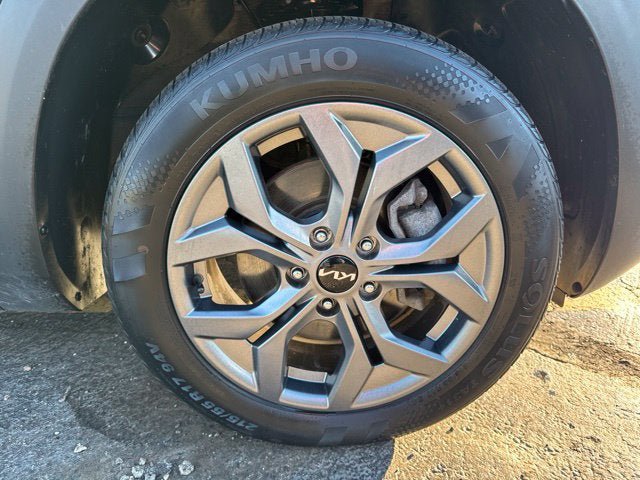 Used 2024 Kia Seltos LX AWD/4WD image 29