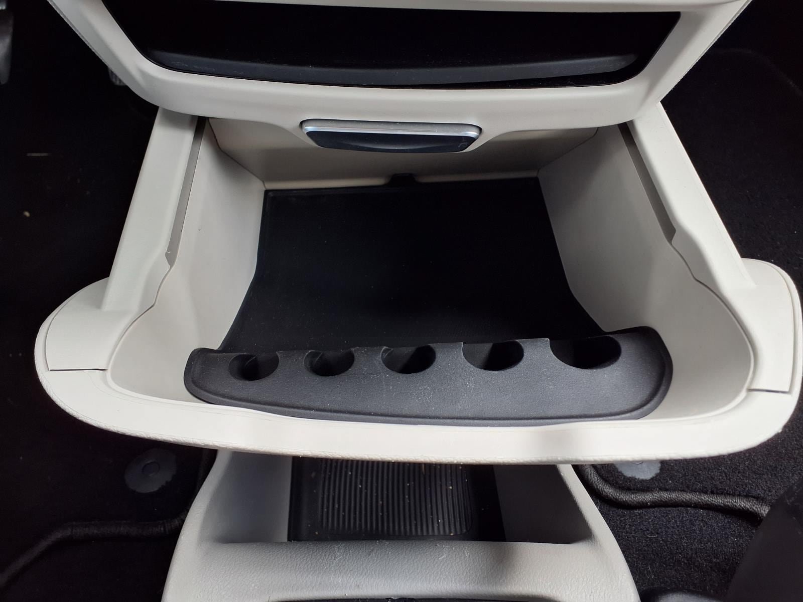 Used 2022 Chrysler Voyager LX FWD image 28