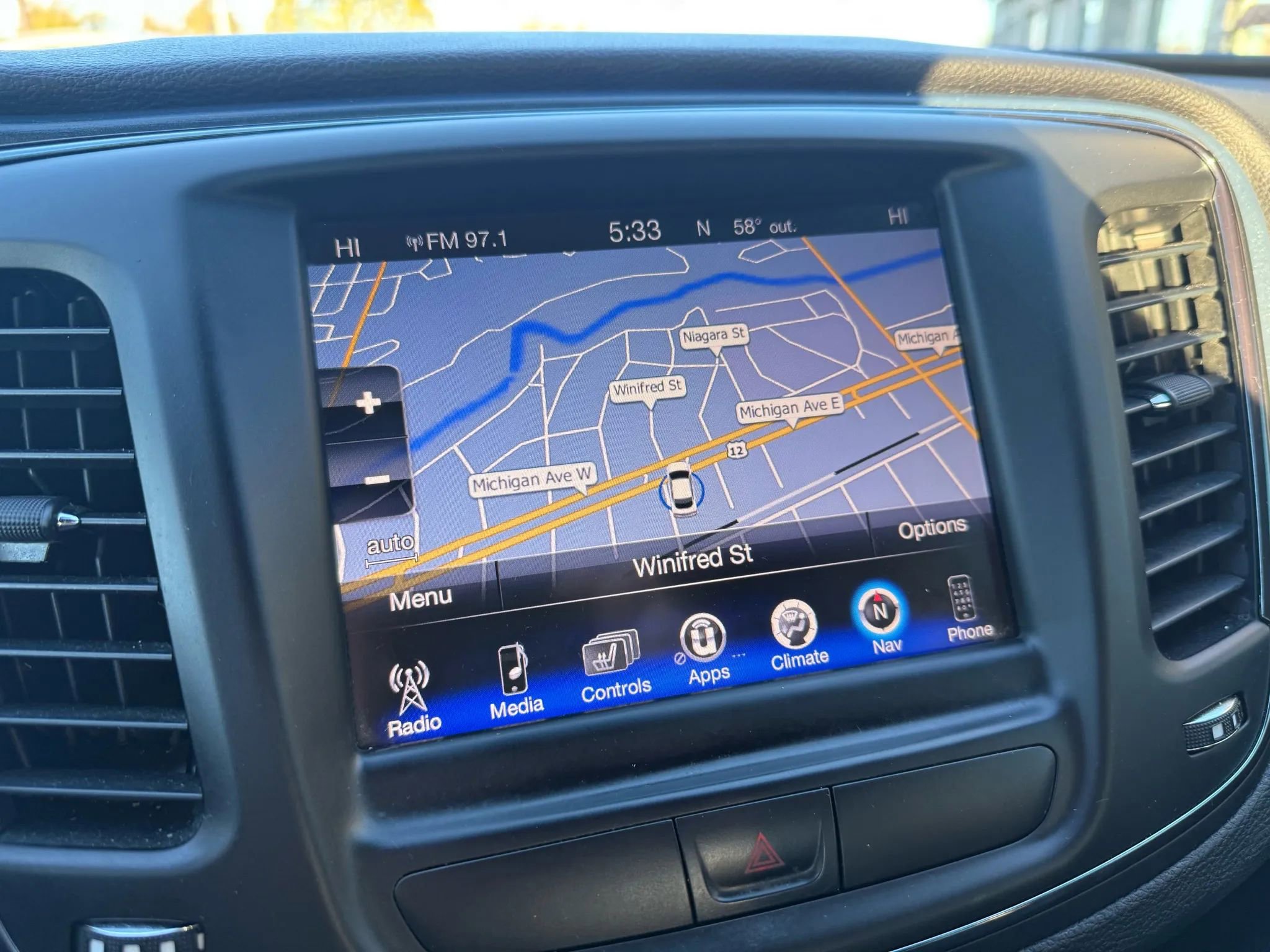 Used 2015 Chrysler 200 S w/ Navigation & Sound Group I image 26