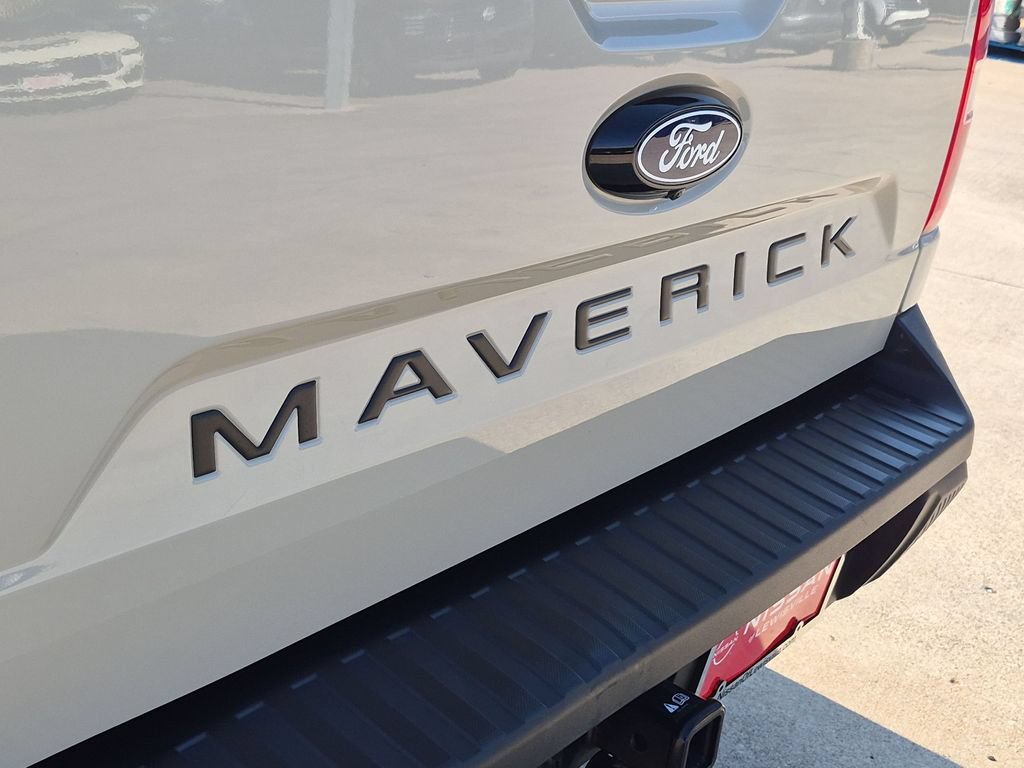 Used 2025 Ford Maverick XLT w/ Equipment Group 302A AWD/4WD image 13