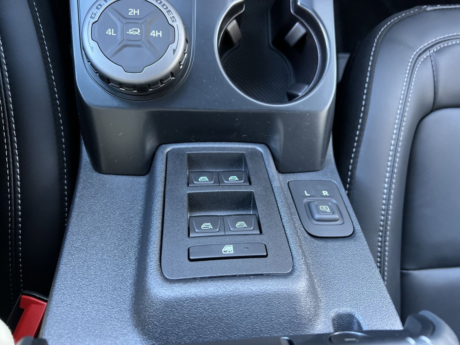 New 2025 Ford Bronco Outer Banks image 15