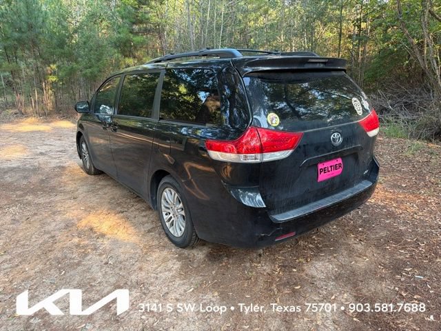 Used 2014 Toyota Sienna XLE FWD image 7