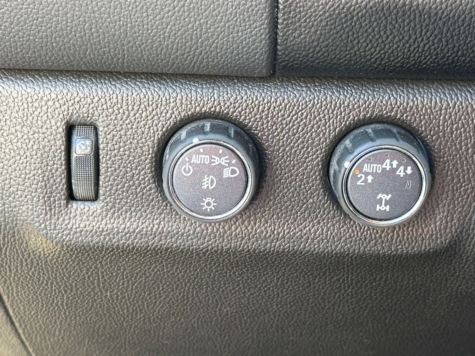 Used 2022 Chevrolet Colorado LT w/ LT Convenience Package AWD/4WD image 19