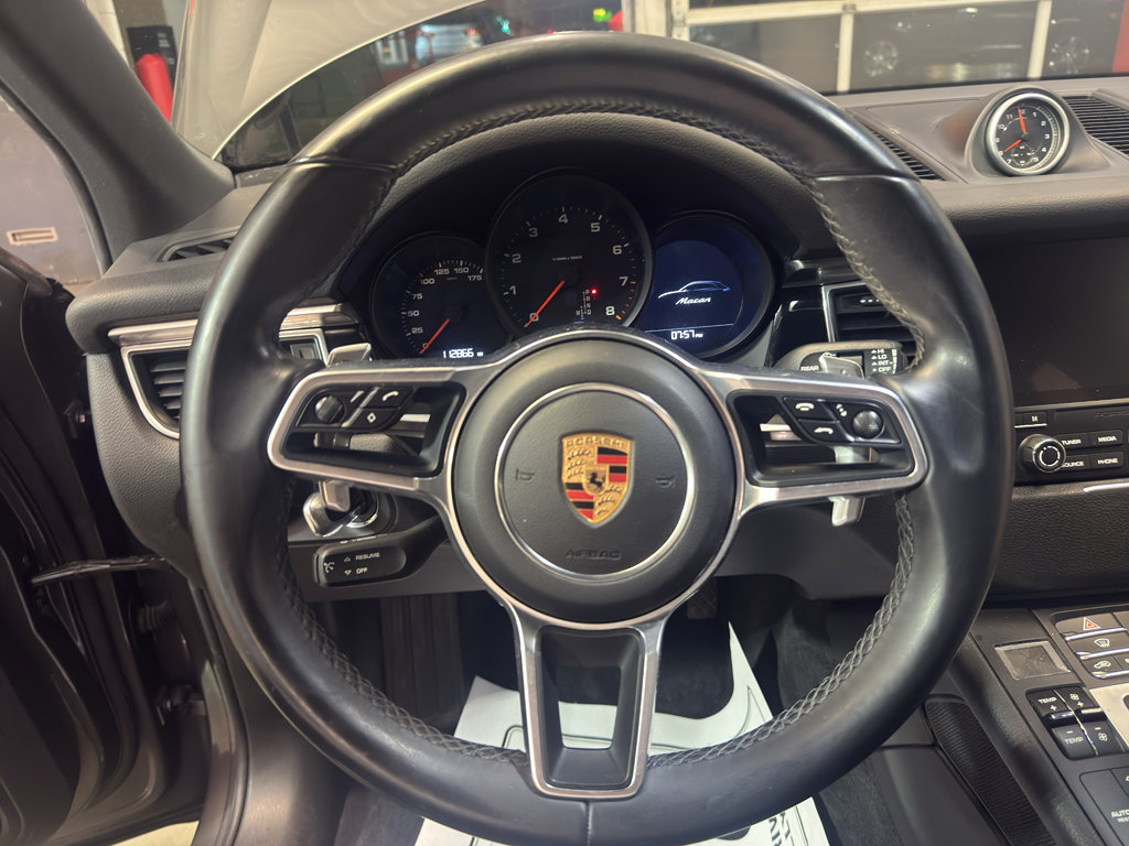 Used 2017 Porsche Macan AWD/4WD image 18