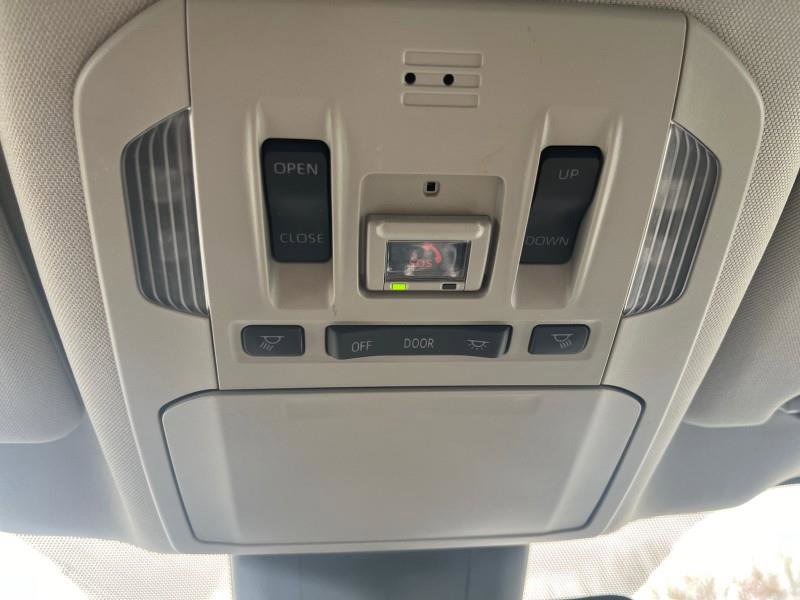 Used 2021 Toyota Highlander XLE image 12