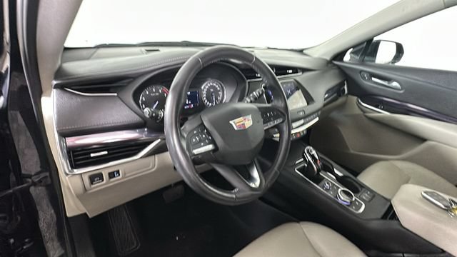 Used 2022 Cadillac XT4 Luxury w/ Driver Awareness Package AWD/4WD image 13