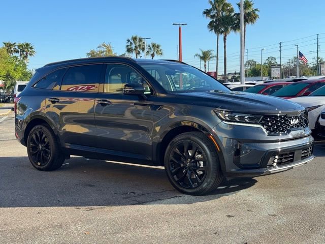 Certified 2023 Kia Sorento SX image 3