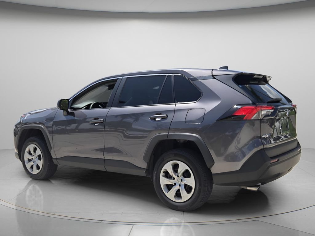 Used 2022 Toyota RAV4 LE FWD image 8