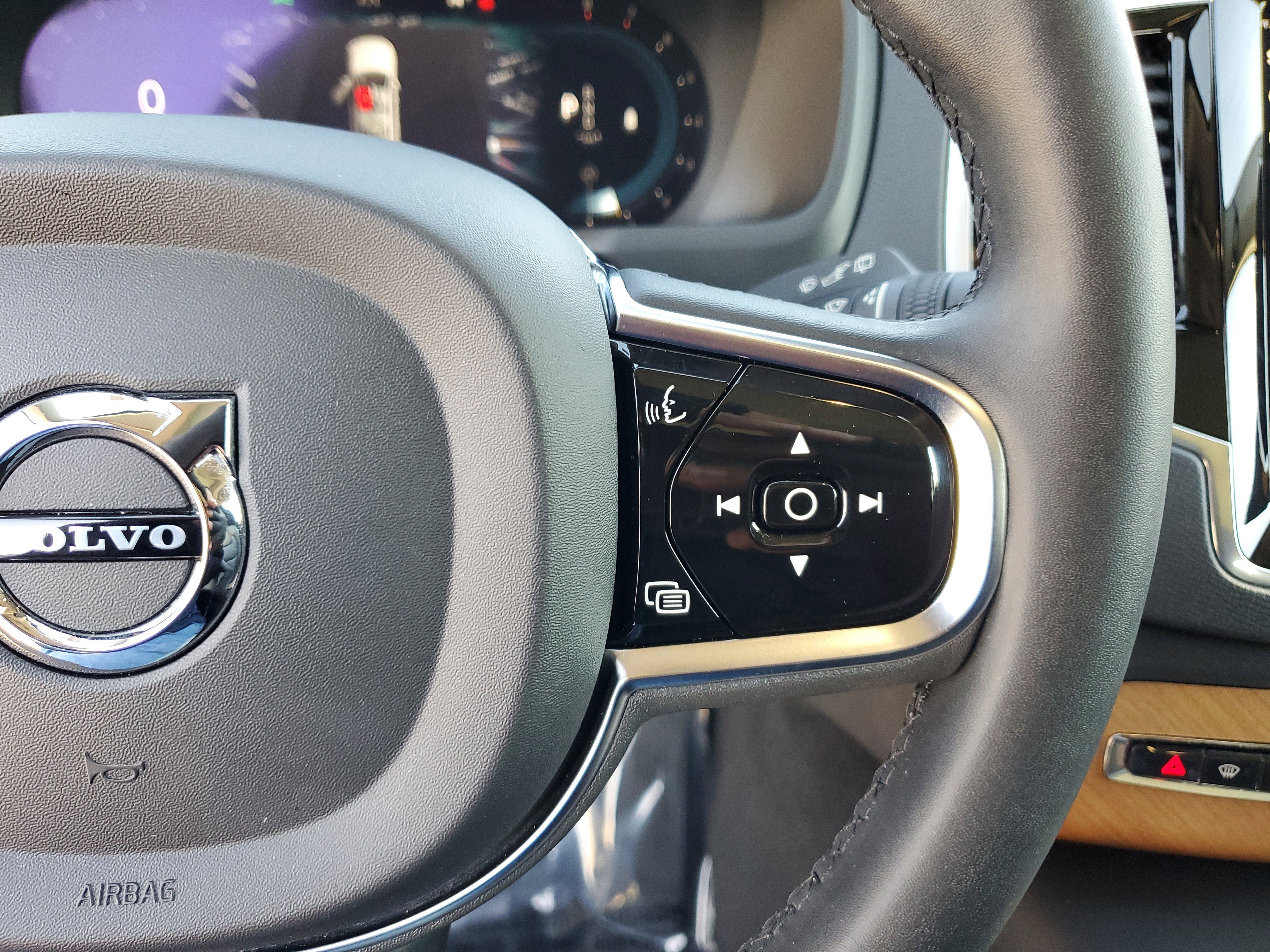 Used 2023 Volvo XC90 B6 Plus w/ Protection Package Premier image 25