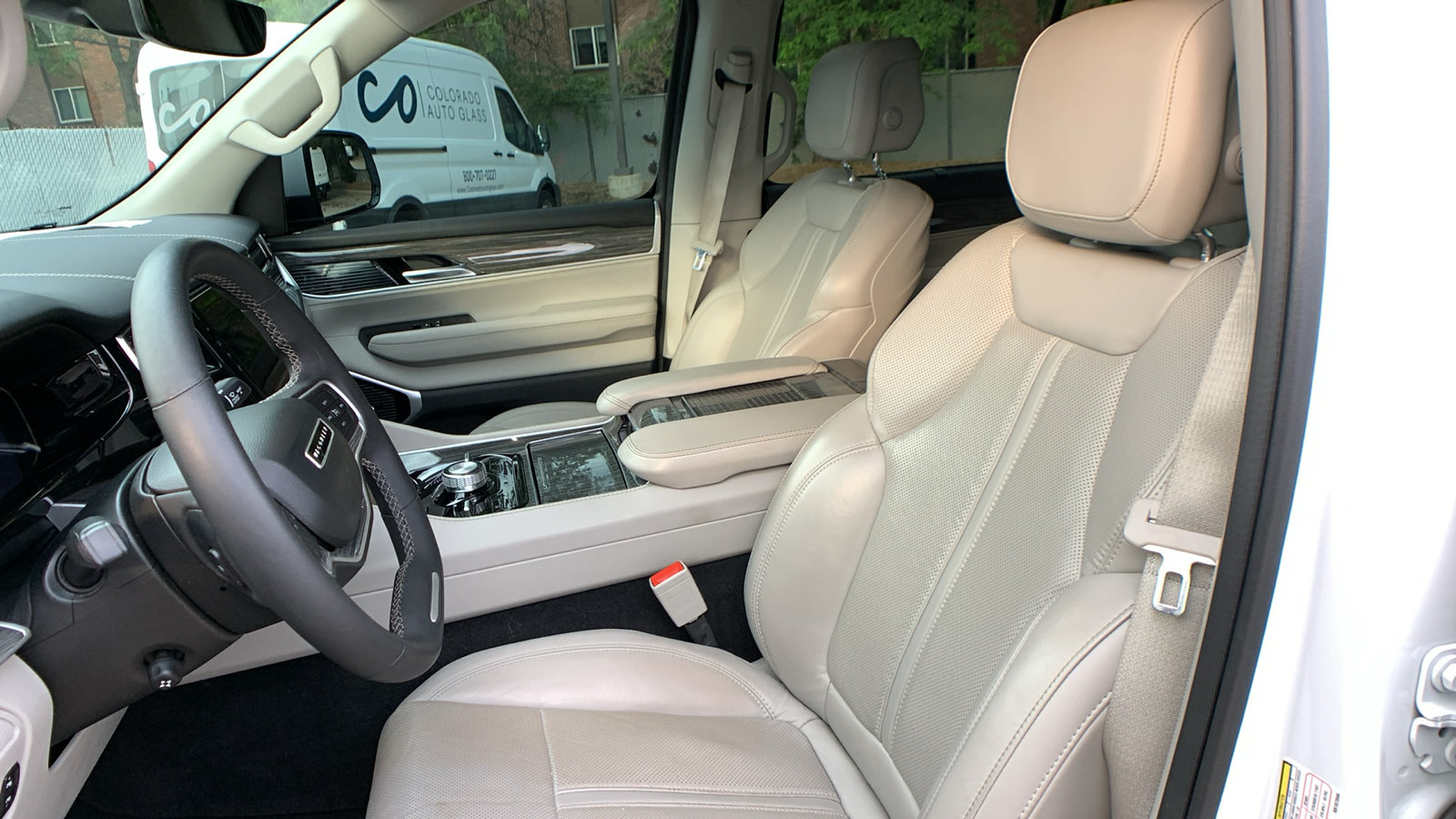 Used 2022 Jeep Wagoneer Series III w/ Premium Group I AWD/4WD image 14