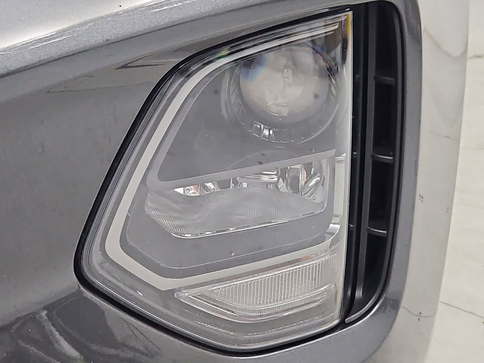 Used 2020 Hyundai Santa Fe SE FWD image 10
