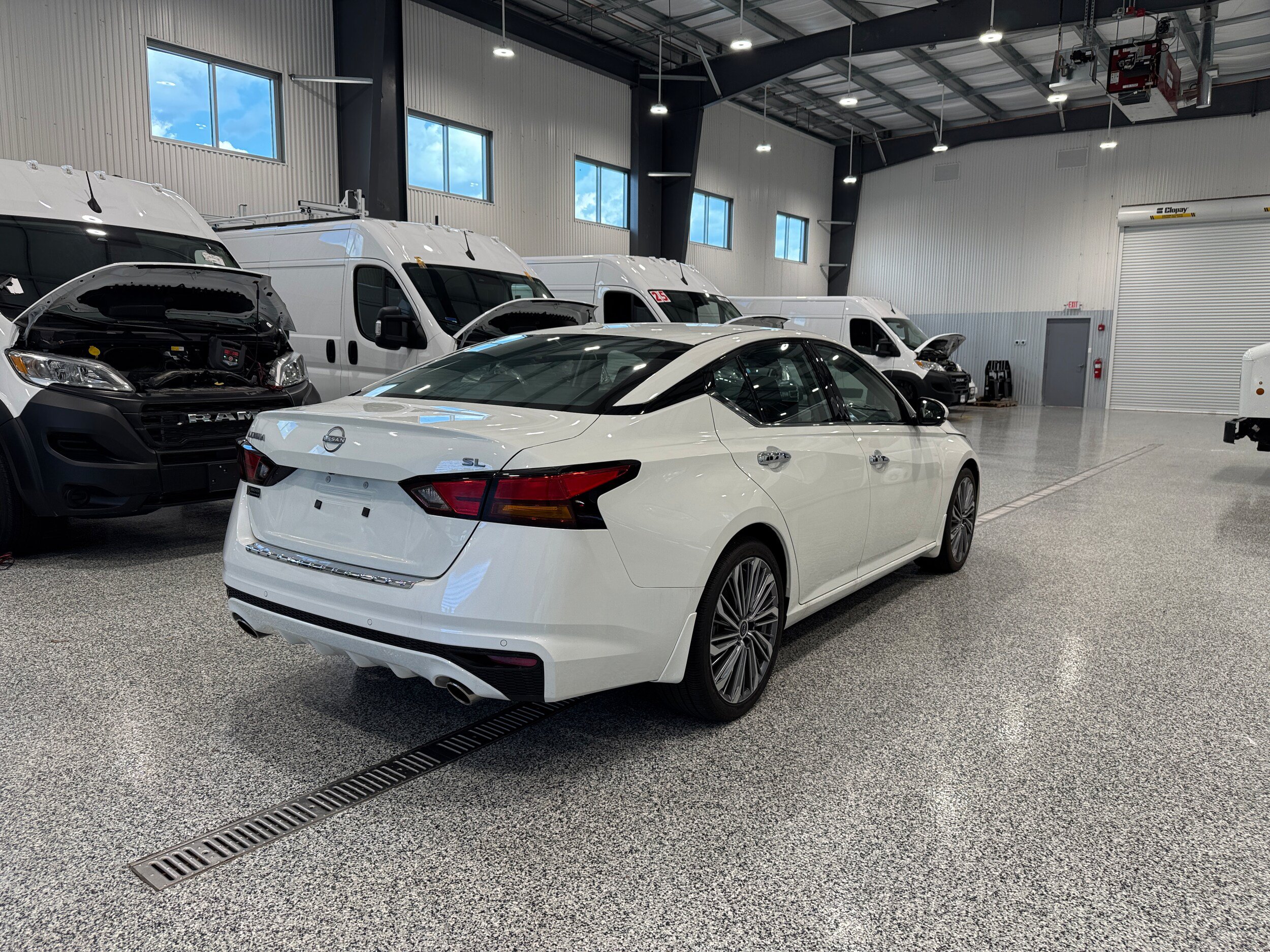 Used 2023 Nissan Altima 2.5 SL FWD image 5