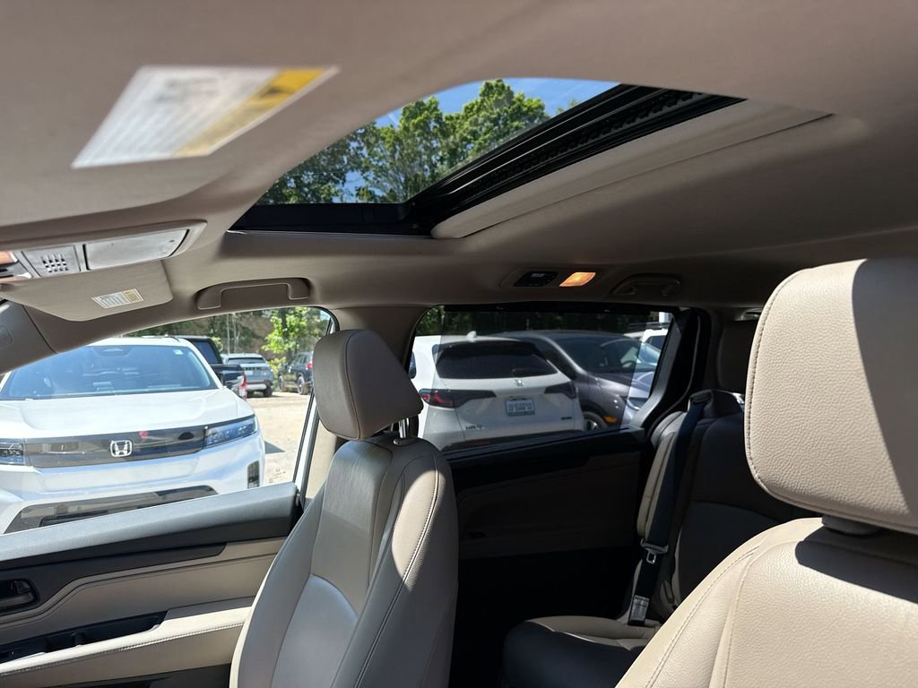 Used 2023 Honda Odyssey EX-L image 16