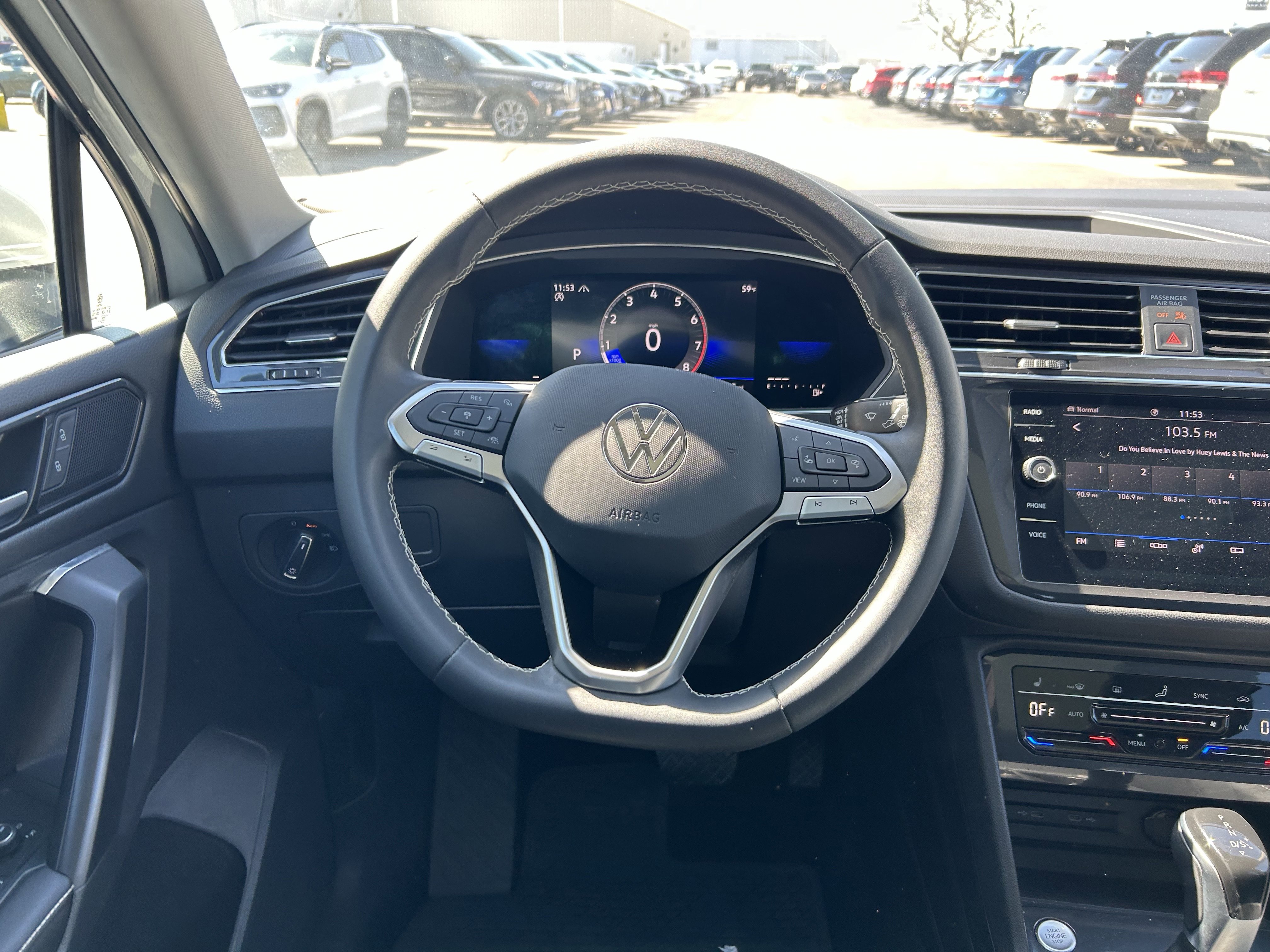 Used 2023 Volkswagen Tiguan SE image 10