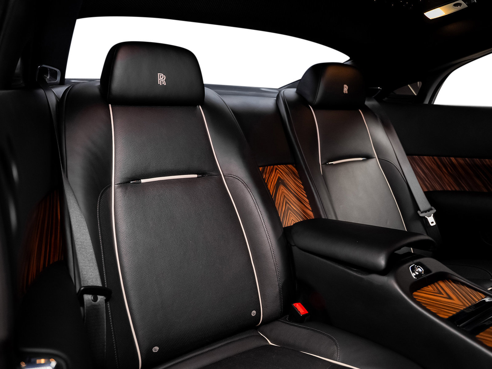 Used 2016 Rolls-Royce Wraith RWD image 34