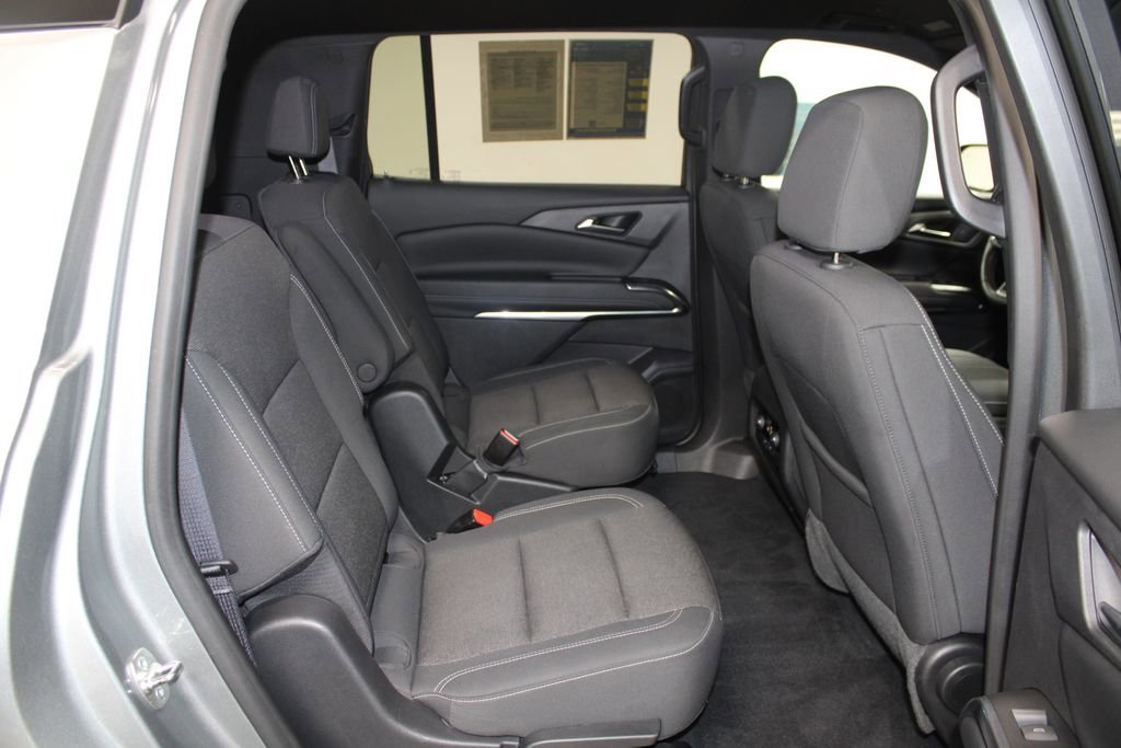 Used 2024 Chevrolet Traverse LT image 31