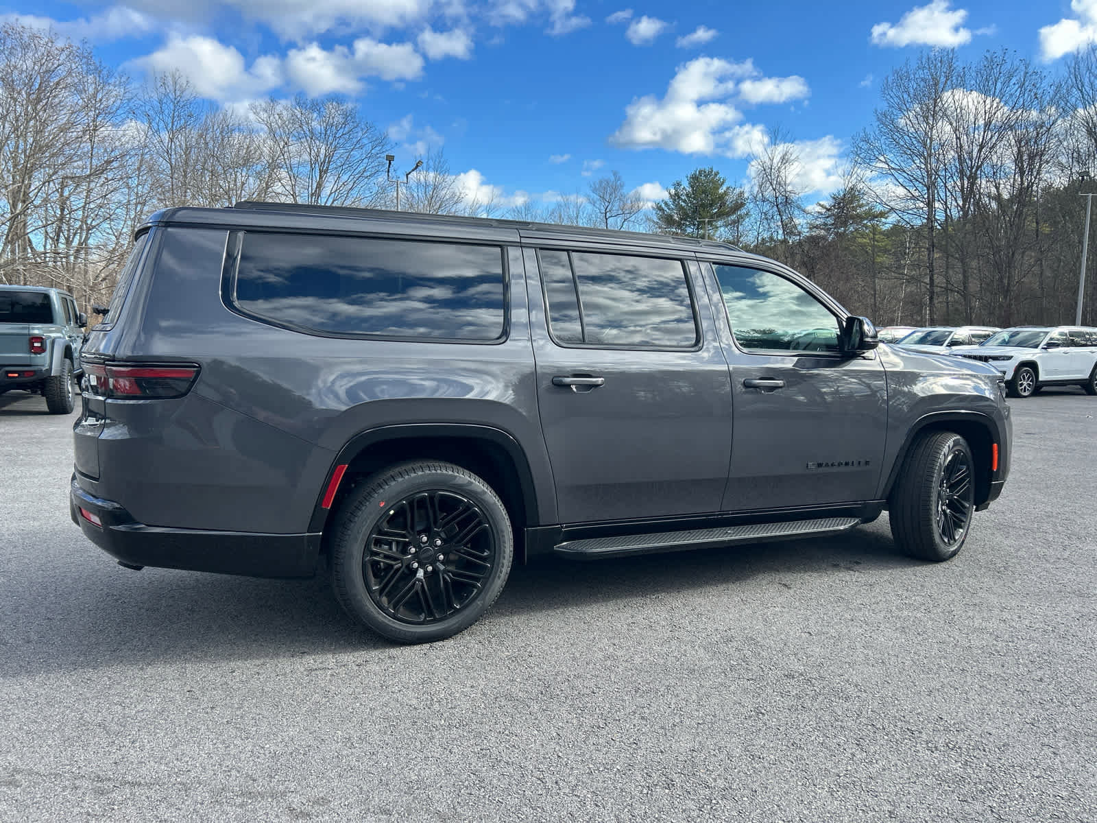 New 2025 Jeep Wagoneer L Series II w/ Premium Group I image 6
