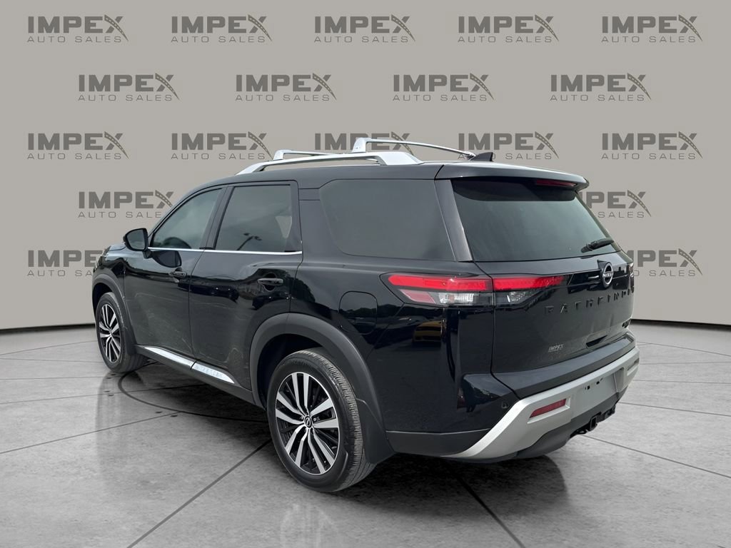 Used 2023 Nissan Pathfinder Platinum w/ Black Appearance Package AWD/4WD image 3
