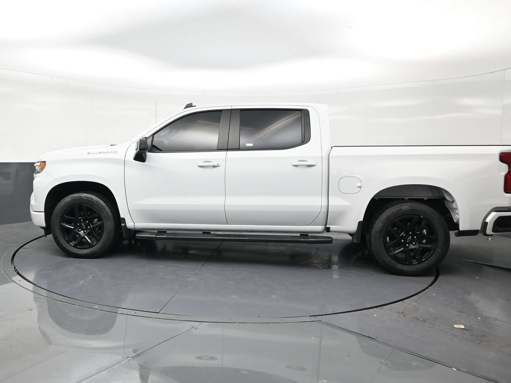 Used 2024 Chevrolet Silverado 1500 RST RWD image 2