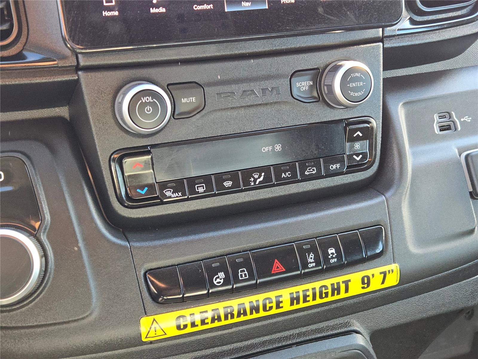 Used 2024 RAM ProMaster 3500 image 26