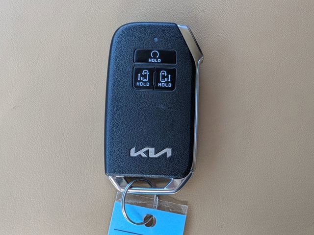 Used 2024 Kia Carnival LX FWD image 32