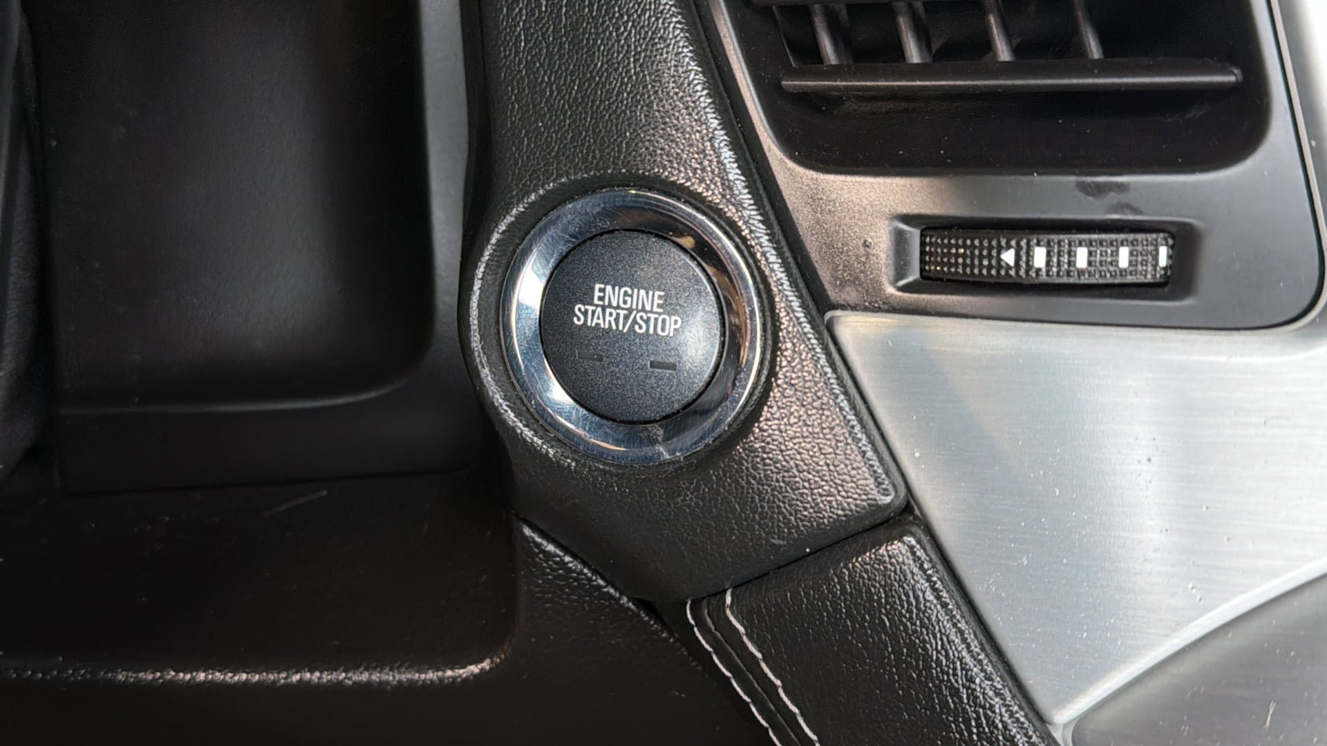 Used 2015 GMC Yukon SLT RWD image 24