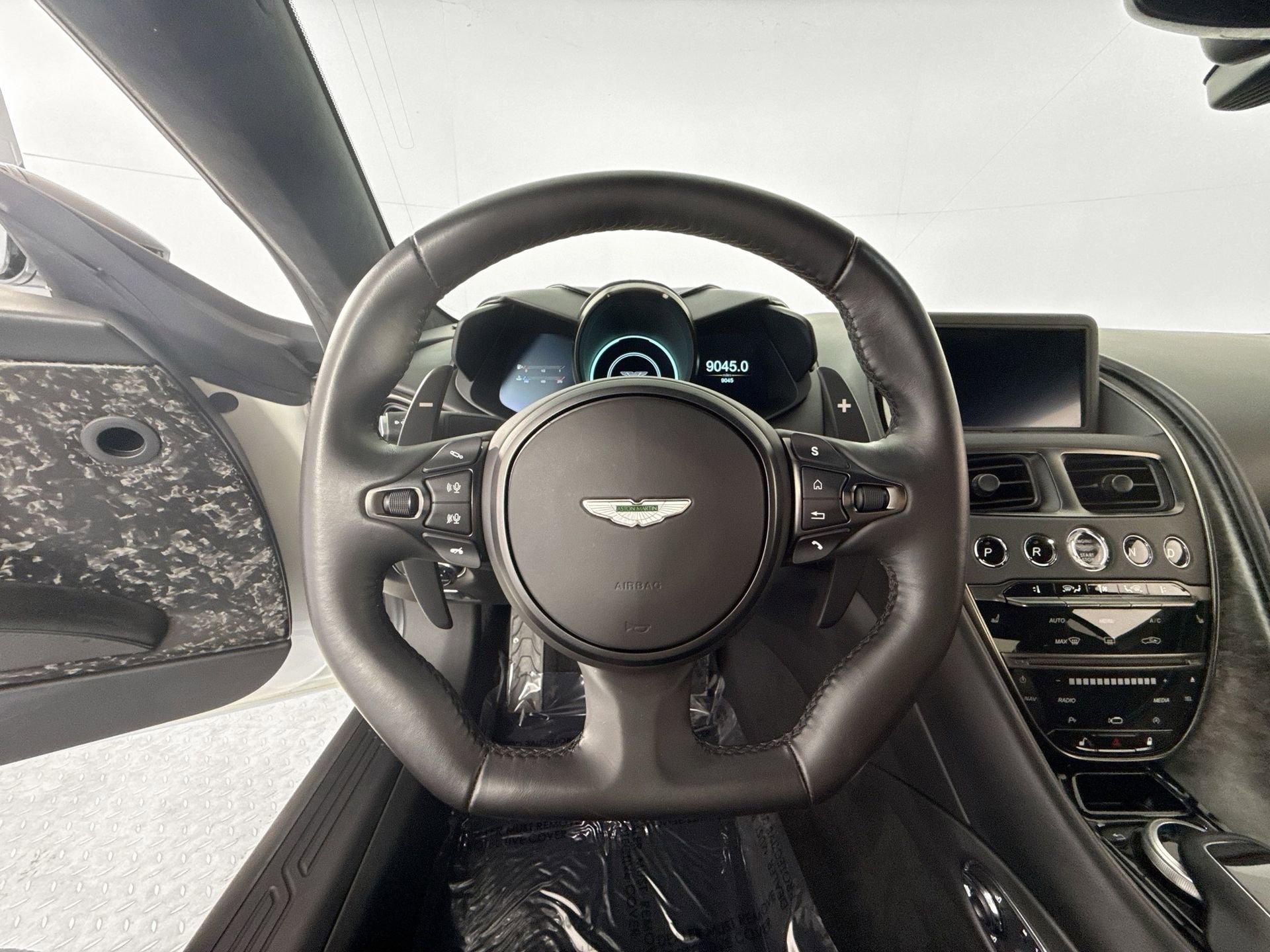 Used 2019 Aston Martin DBS Superleggera image 10