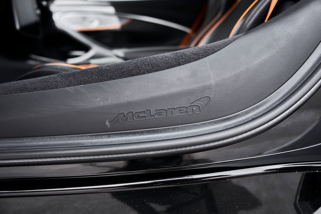 Used 2024 McLaren Artura image 33
