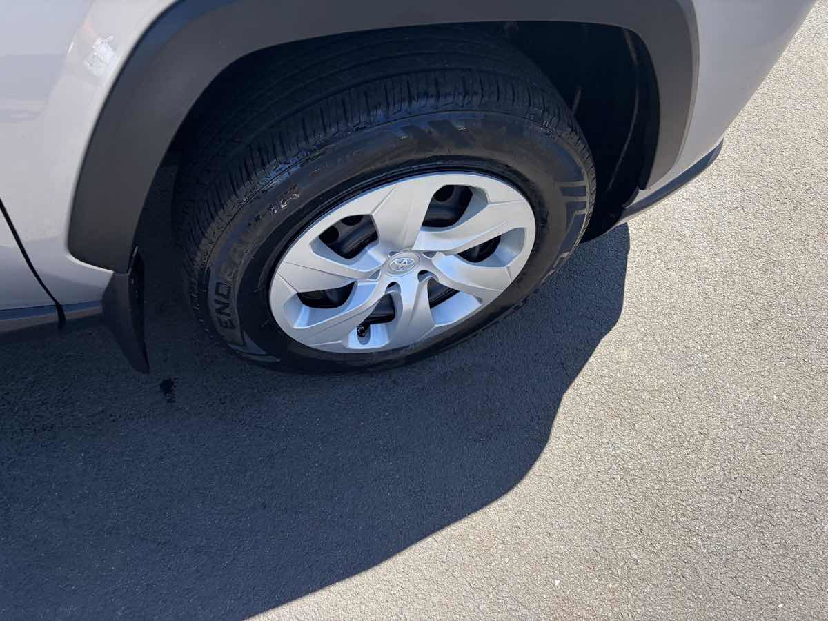 Used 2019 Toyota RAV4 LE AWD/4WD image 31