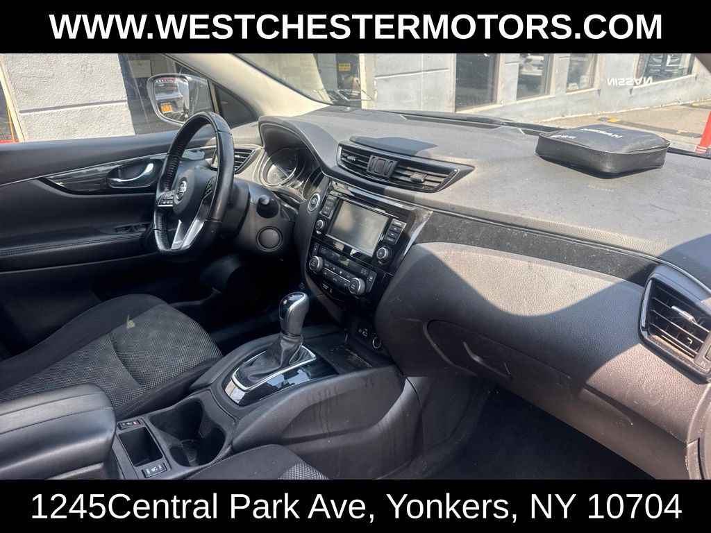 Used 2020 Nissan Rogue Sport SV w/ All-Weather Package AWD/4WD image 15