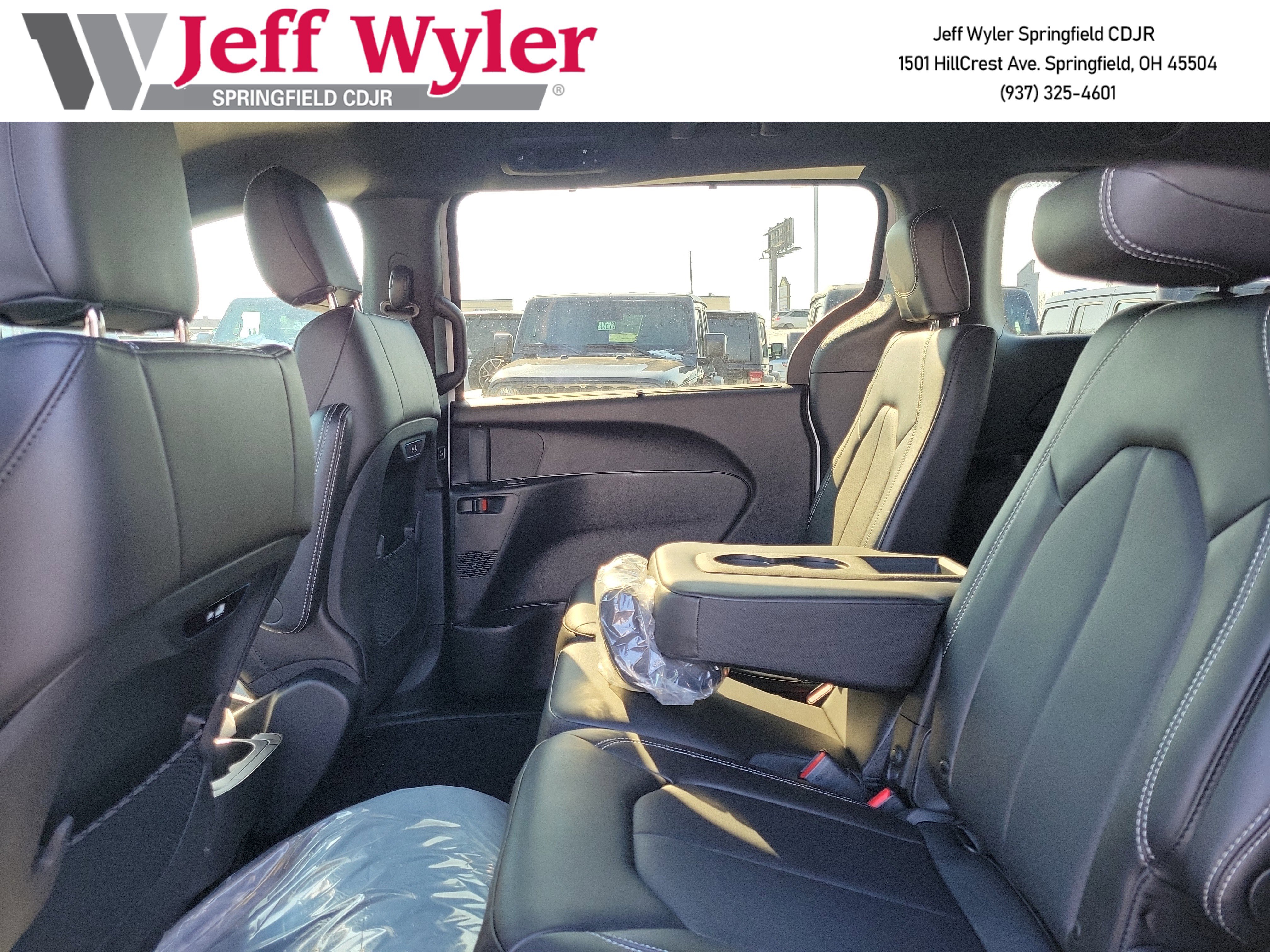 New 2026 Chrysler Pacifica Select image 16