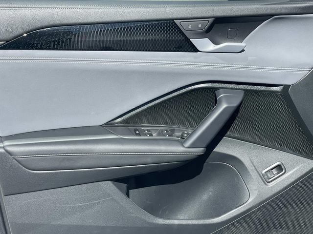 Certified 2026 Volkswagen Tiguan SE FWD image 18