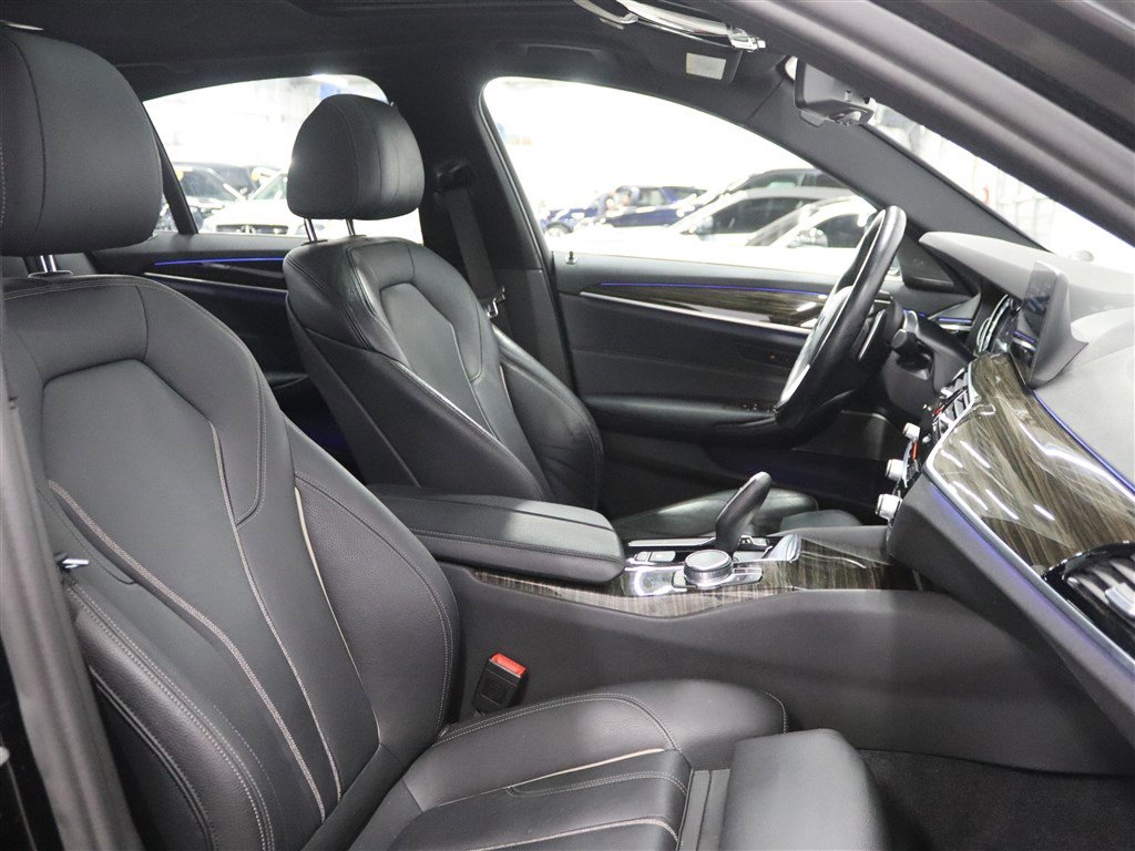 Used 2018 BMW 540i xDrive image 28