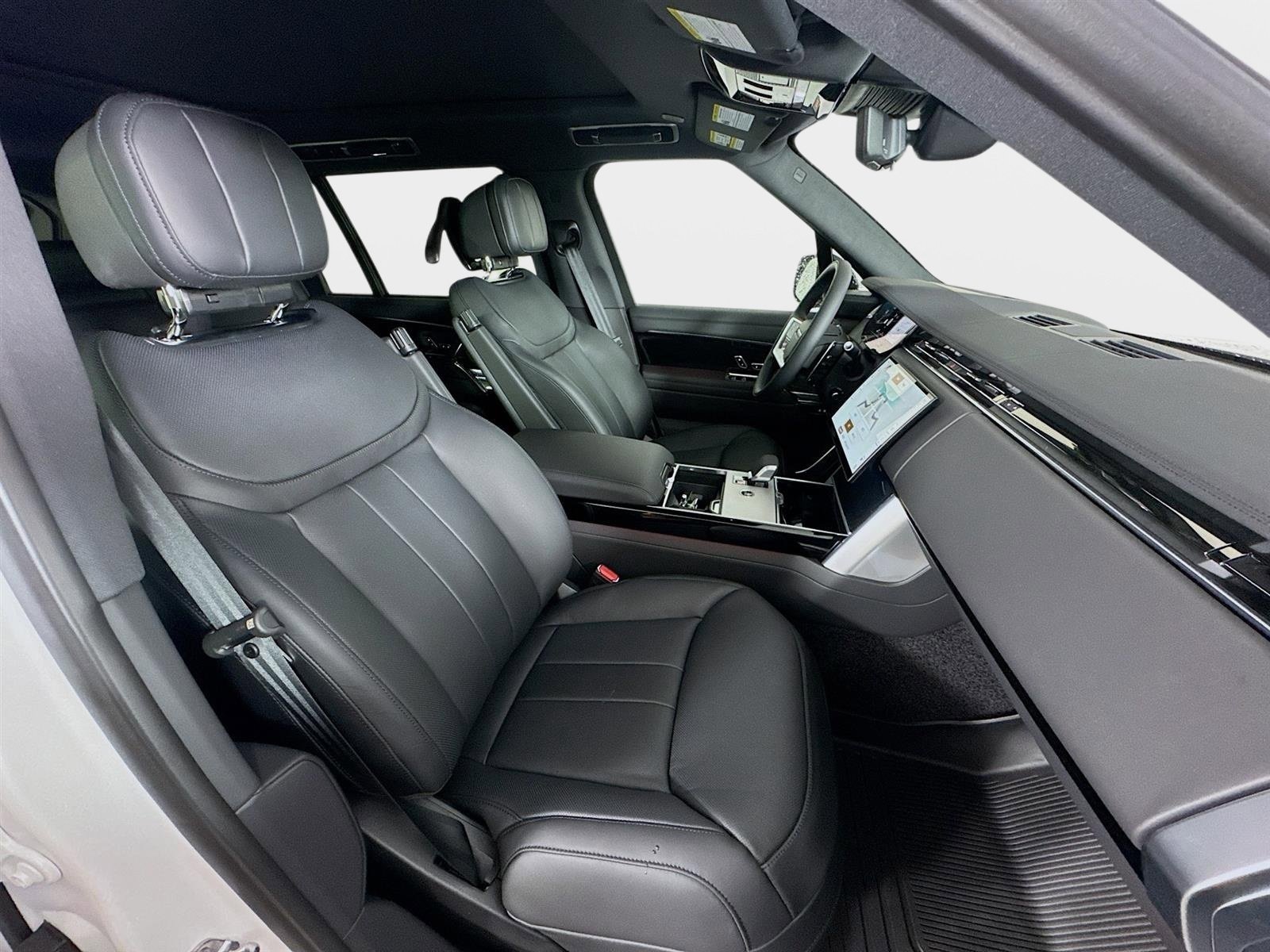 New 2026 Land Rover Range Rover Long Wheelbase SE AWD/4WD image 30