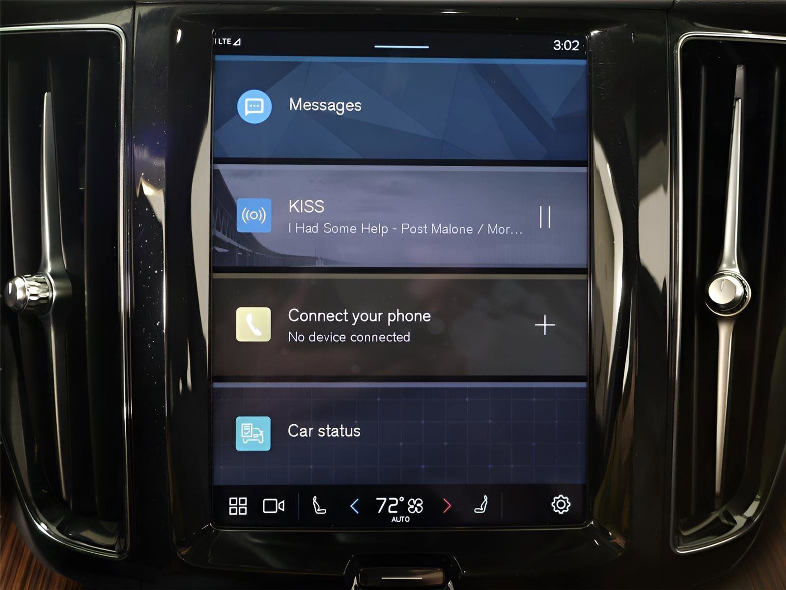 Used 2024 Volvo XC60 B5 Plus image 47