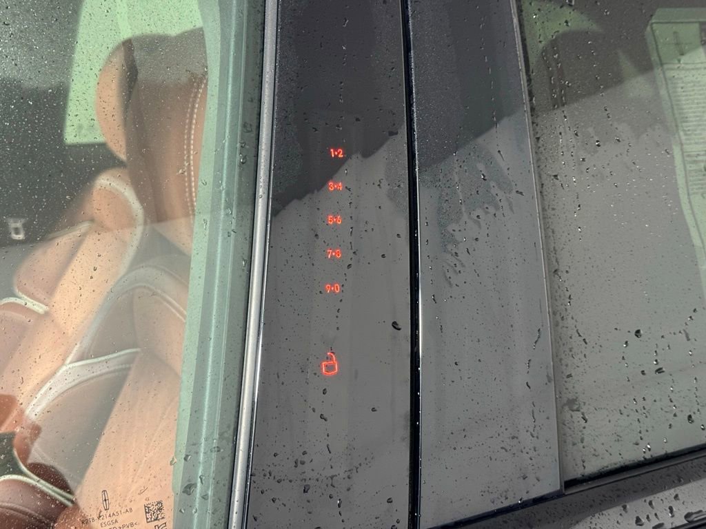 New 2024 Lincoln Nautilus Black Label w/ Jet Appearance Package (87T) image 12