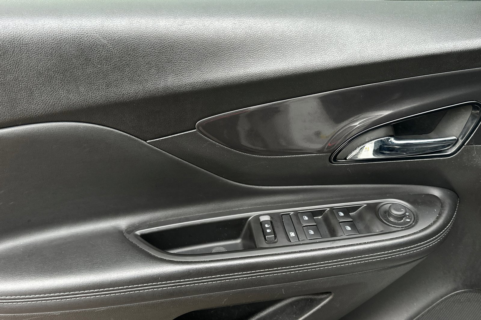 Used 2022 Buick Encore Preferred w/ Safety Package image 11