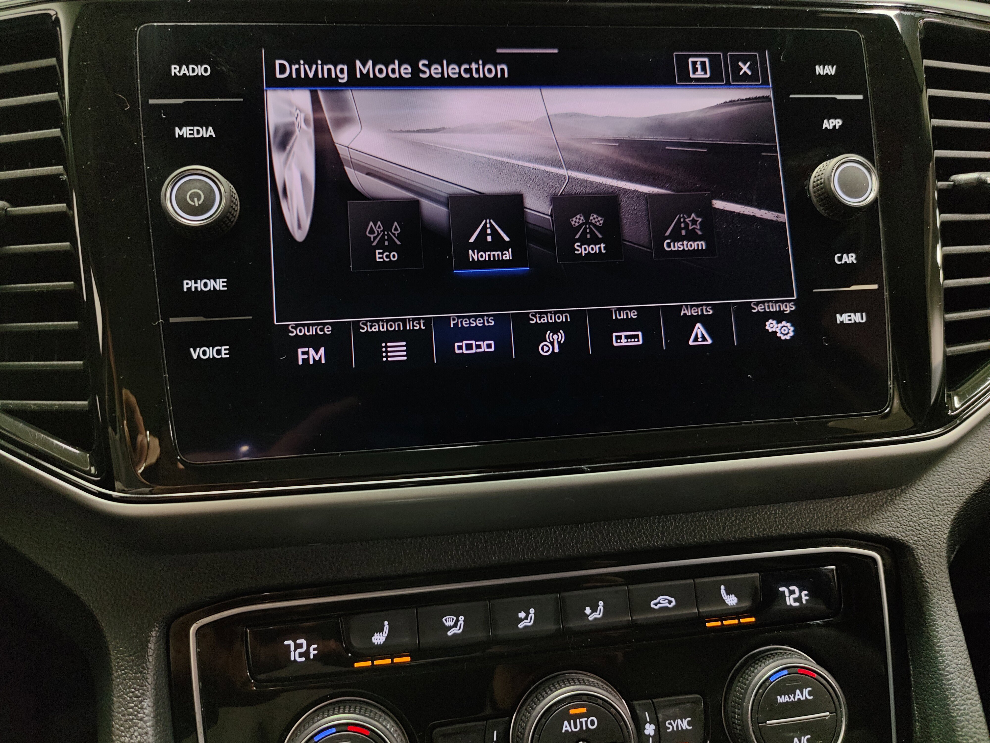 Certified 2022 Volkswagen Atlas SEL image 29