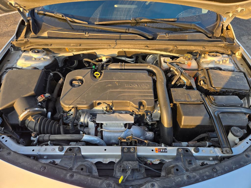 Used 2022 Chevrolet Malibu LT image 30