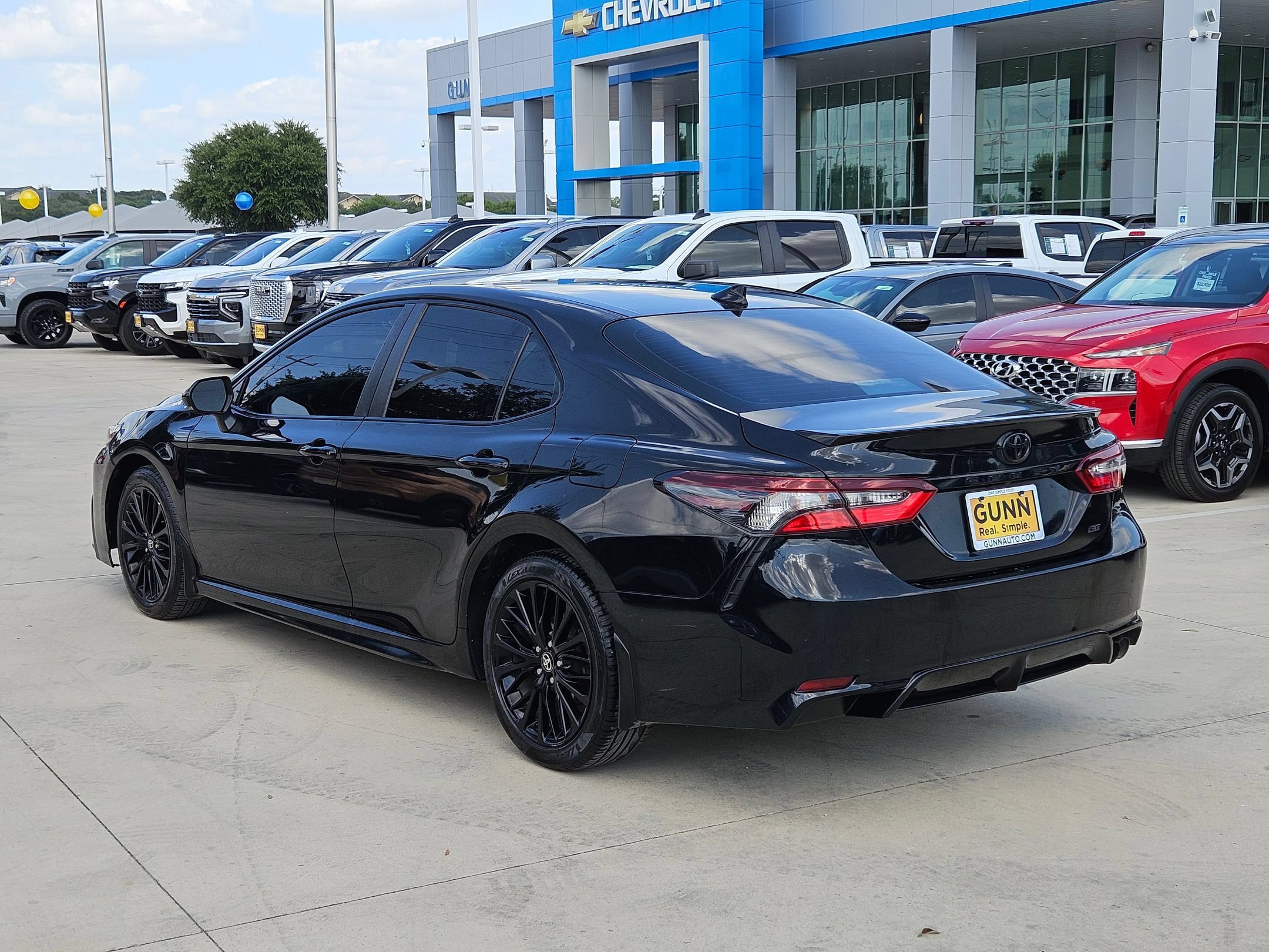 Used 2022 Toyota Camry SE FWD image 5
