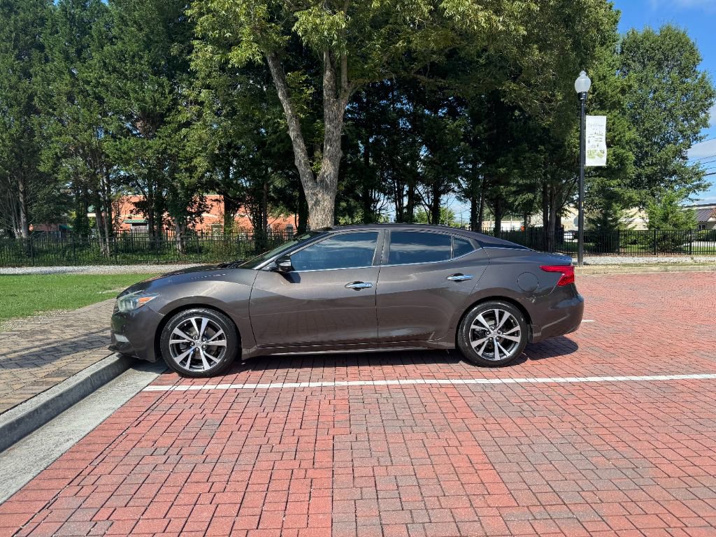 Used 2016 Nissan Maxima Platinum image 3