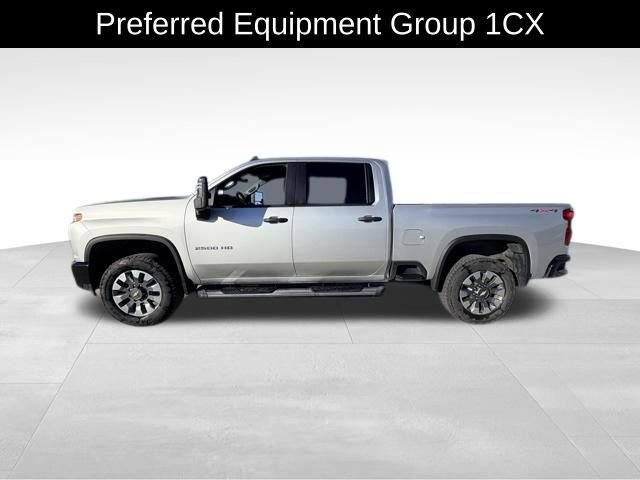 Used 2023 Chevrolet Silverado 2500 Custom w/ Custom Value Package image 4