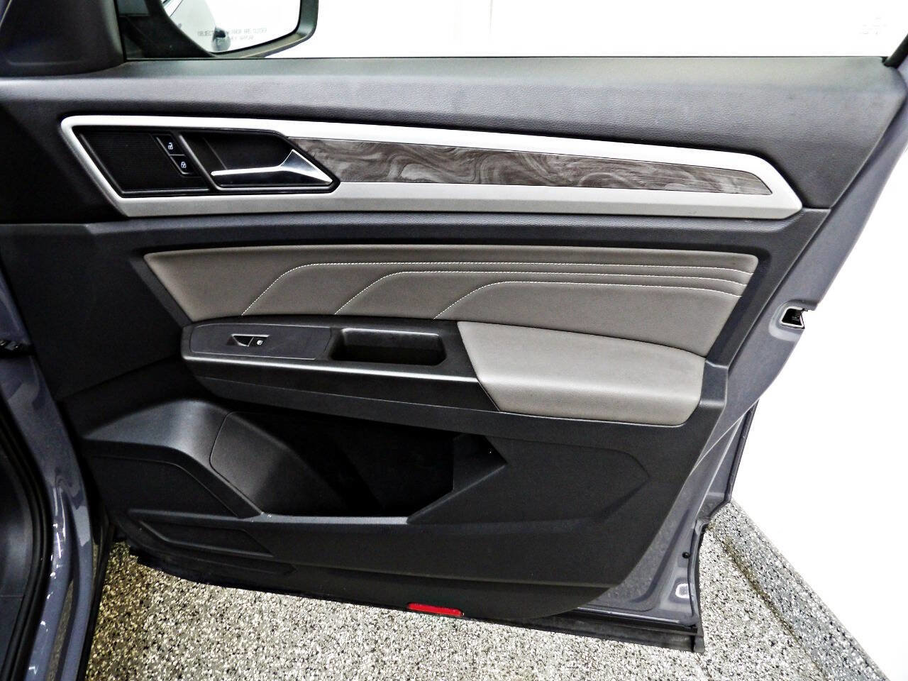 Used 2022 Volkswagen Atlas Cross Sport SE image 11